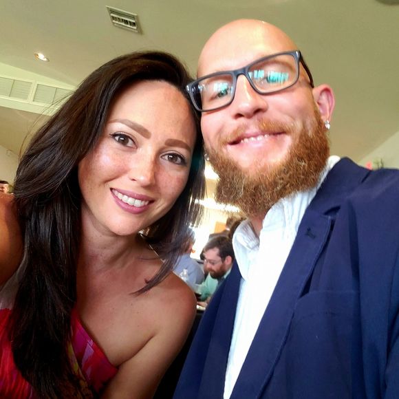 Meet your Posher, Jenn - Picture 1 of 1